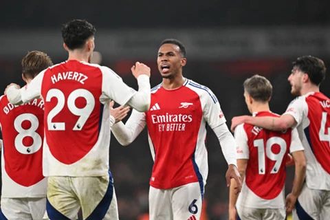 أرسنال يواصل تعثره بتعادل سلبي أمام نوتينجهام فورست